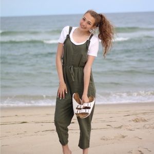 UNIVERSAL THREAD RELAXED FIT FOREST GREEN CLOTH OVERALLS SIZE MEDIUM